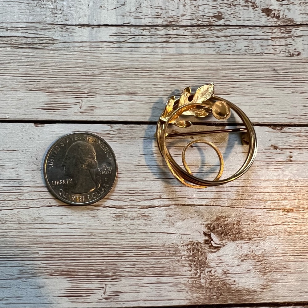 Vintage circle pin